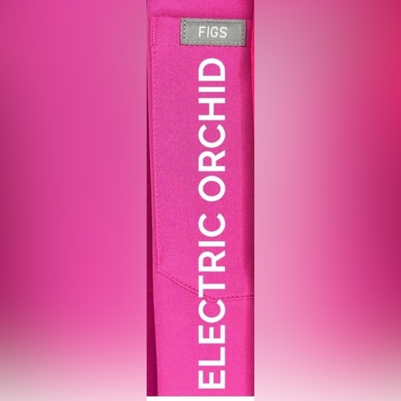 Sold!💗💜FIGS Catarina One-Pocket Scrub Top Limited Electric Orchid  Medium NWT - Picture 2 of 11